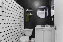 Modern B an W Inspired Apt in heart of Tampa Bay - Image 5