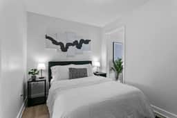 Modern B an W Inspired Apt in heart of Tampa Bay - Image 3