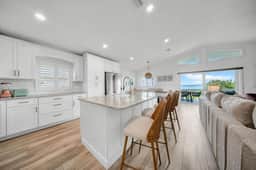Waterfront Villa w/Hot Tub• Game Room•Kayaks•Bikes - Image 3