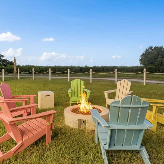 Waterfront Villa w/Hot Tub⢠Game Roomâ˘Kayaksâ˘Bikes - Image 1