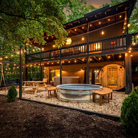 Pool, Spa, Sauna, Playground, Firepit and Game Room! - Image 1