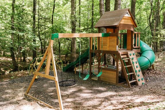 Gym, Sauna, Spa, Firepit, Game Room + Playground! - Image 5