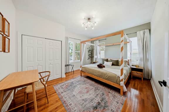 Massive Villa-Game Room, Firepit, BBQ, Sleeps 12! - Image 5
