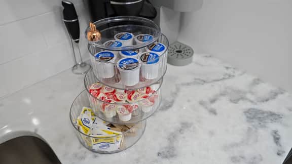 Modern Retro Themed Home Close to Coffee and Food! - Image 5