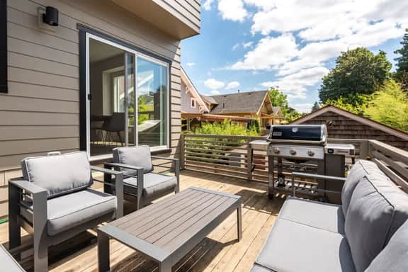 Modern Home in Walkable Neighborhood, BBQ and Patio! - Image 2
