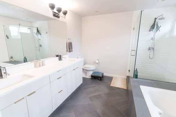 Modern Home in Walkable Neighborhood, BBQ and Patio! - Image 3
