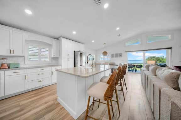 Waterfront Villa w/Hot Tub• Game Room•Kayaks•Bikes - Image 3