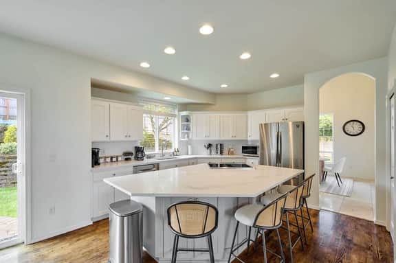 Villa w Hot Tub Firepit Game Room and EV Charger! - Image 2