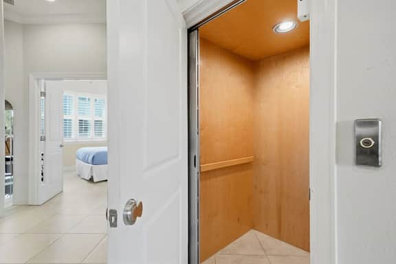 Gulf Breeze Getaway 4BR St Pete Family Retreat - Image 3