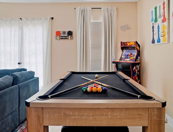 Massive Villa-Game Room, Firepit, BBQ, Sleeps 12! - Image 1